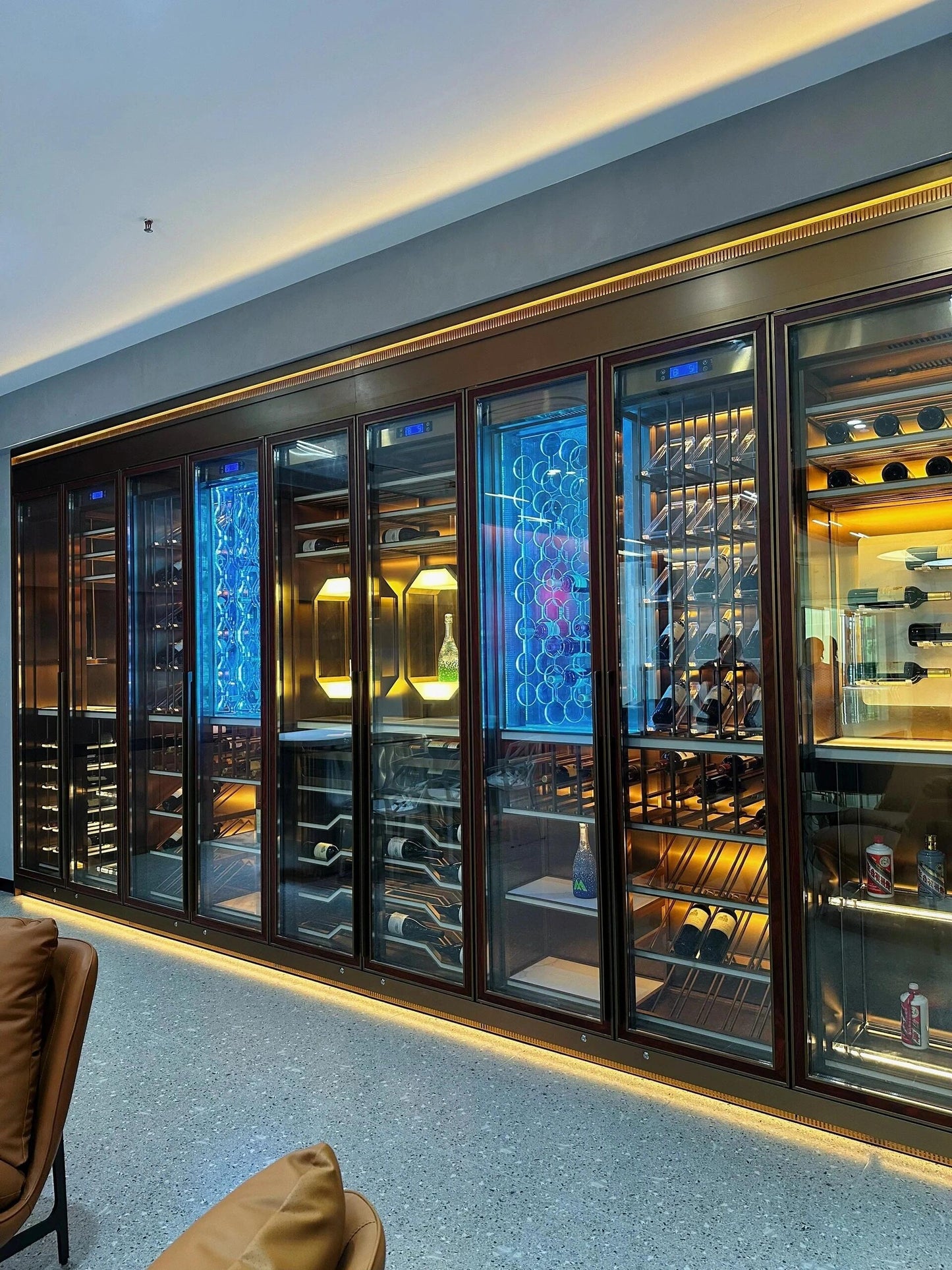 Stainless steel thermostatic wine cabinet